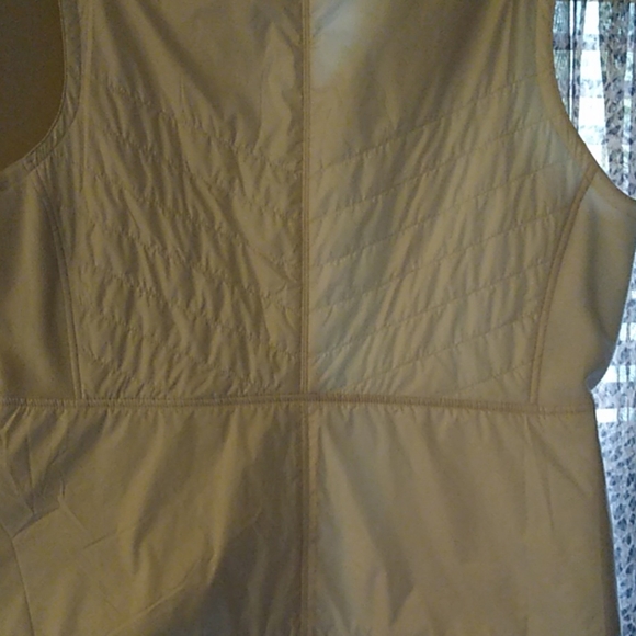 Best - Picture 3 of 3